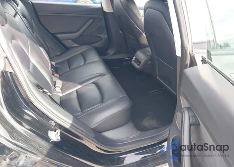 2022 Tesla Model 3 Rear-Wheel Drive z USA, uszkodzony, nr VIN 5YJ3E1EA7NF370621